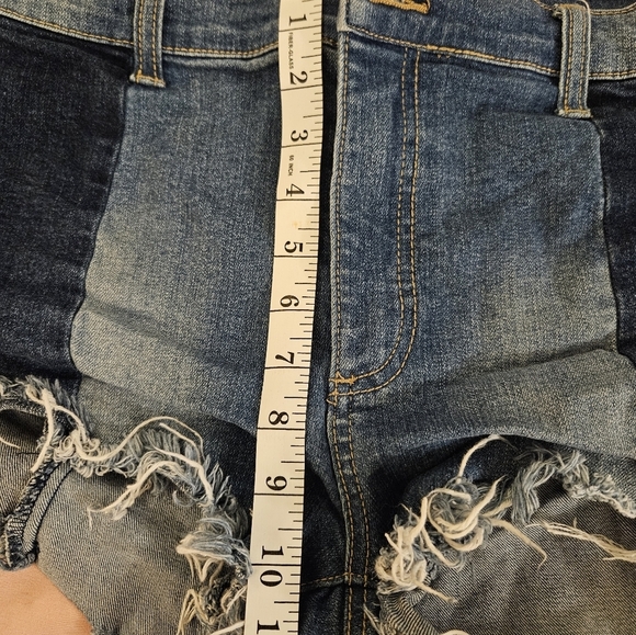 Forever 21 Shorts Womens Denim Color Block High Rise Distressed Shorts S… - Picture 2 of 4
